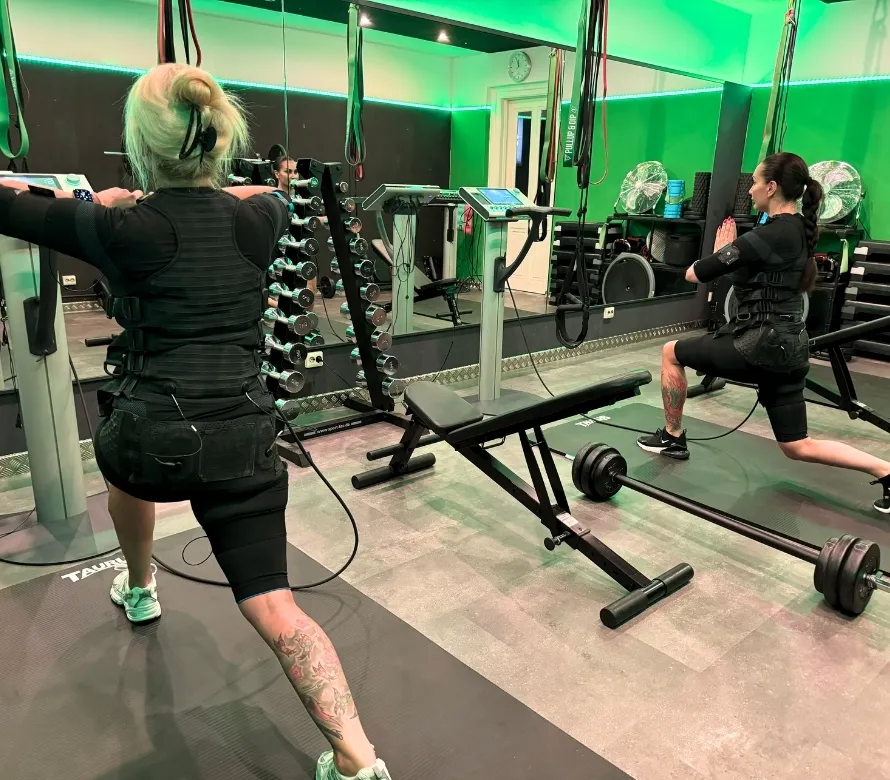 Simone im Studio von Raw and Ready - Gym